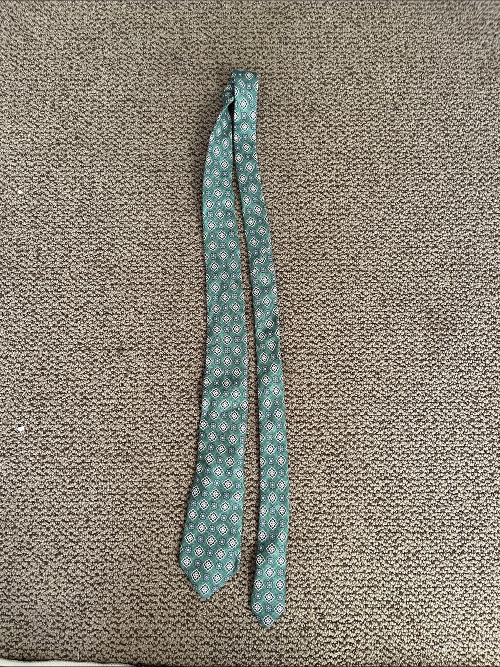 Reiss pattern tie